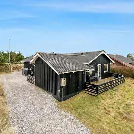 Feriehus Lovely With 6-person Outdoor Hot Tub, Close To The North Sea And Sondervig Center *