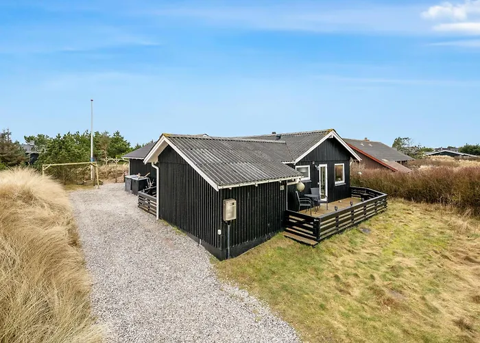 Дом отдыха Lovely With 6-person Outdoor Hot Tub, Close To The North Sea And Sondervig Center *